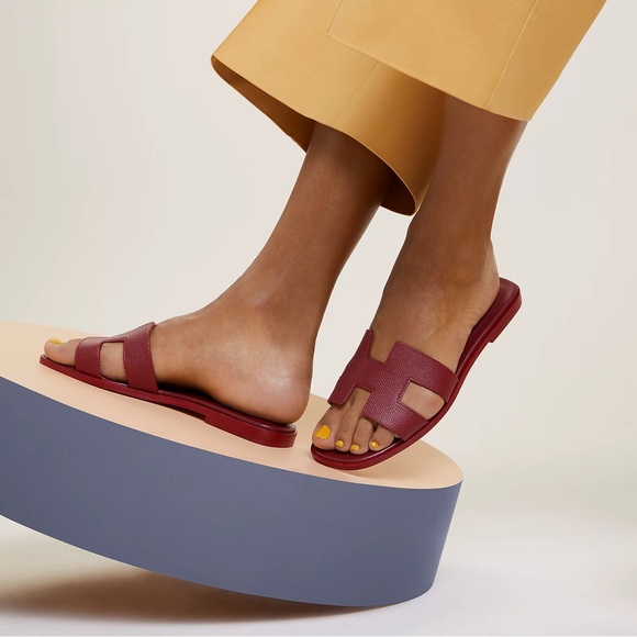 Hermes Oran Sandals in Rouge - Picture 2 of 11